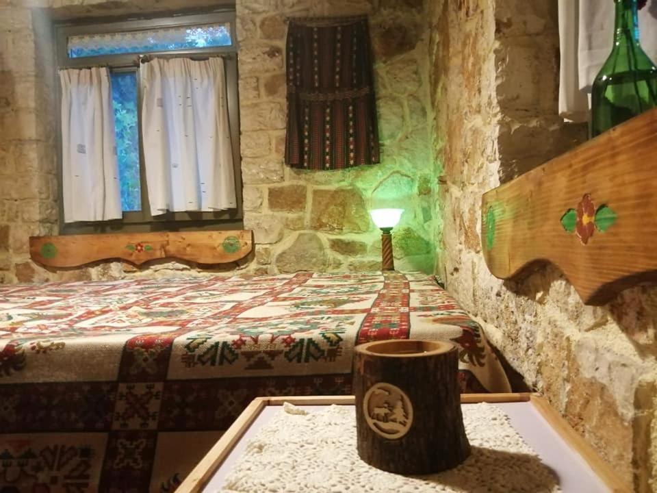 Ano Ravenia Yono'S Traditional House מראה חיצוני תמונה