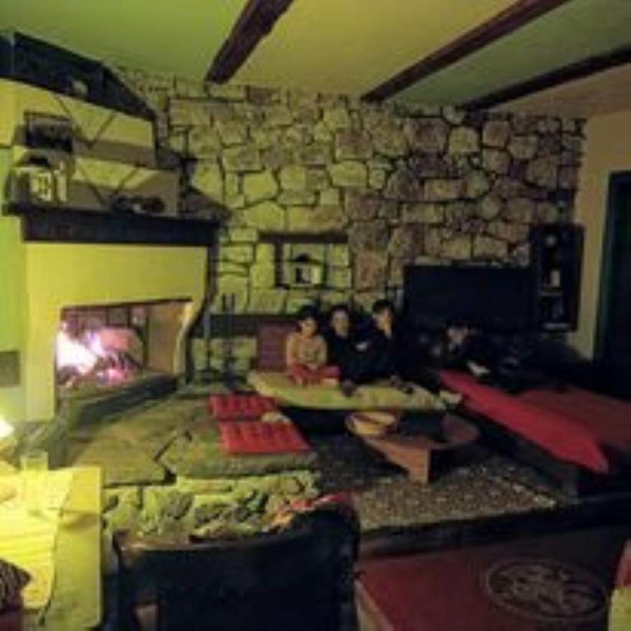 Ano Ravenia Yono'S Traditional House מראה חיצוני תמונה