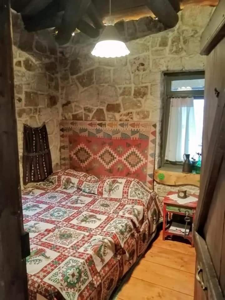 Ano Ravenia Yono'S Traditional House מראה חיצוני תמונה