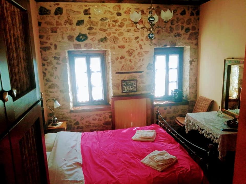 Ano Ravenia Yono'S Traditional House מראה חיצוני תמונה