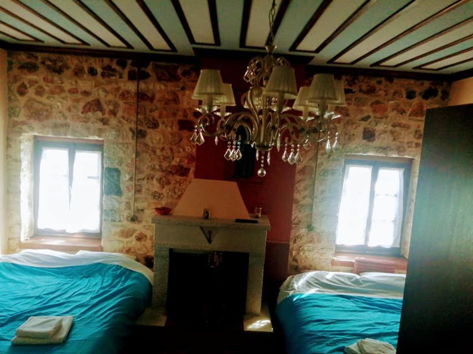 Ano Ravenia Yono'S Traditional House מראה חיצוני תמונה