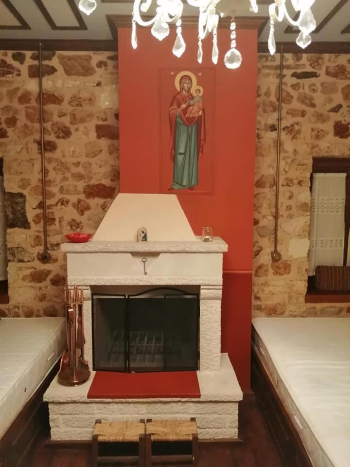 Ano Ravenia Yono'S Traditional House מראה חיצוני תמונה