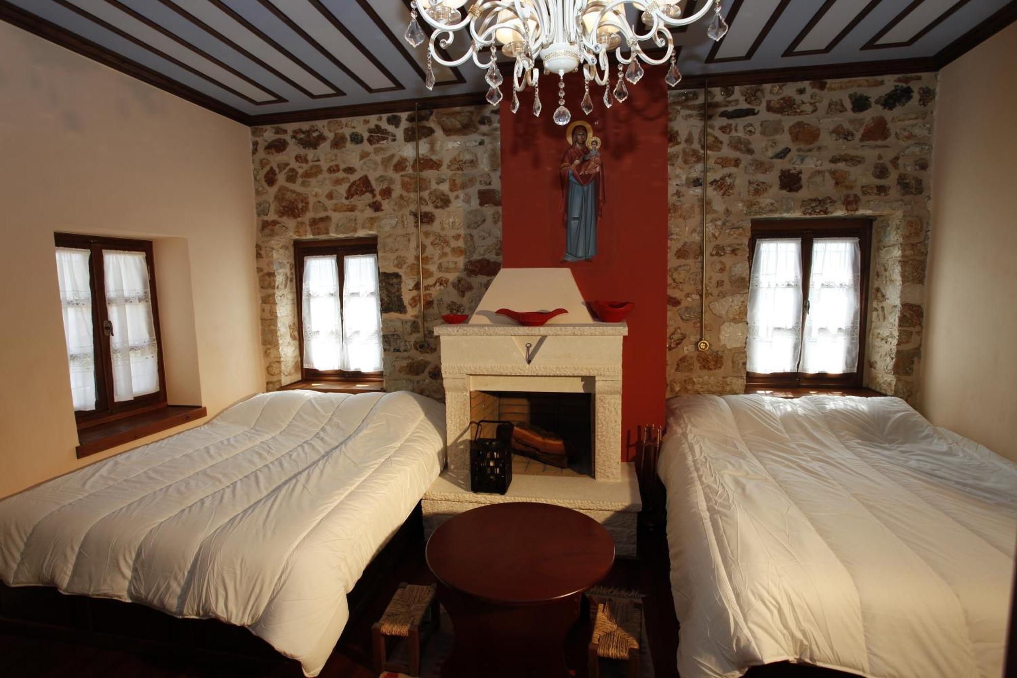 Ano Ravenia Yono'S Traditional House מראה חיצוני תמונה