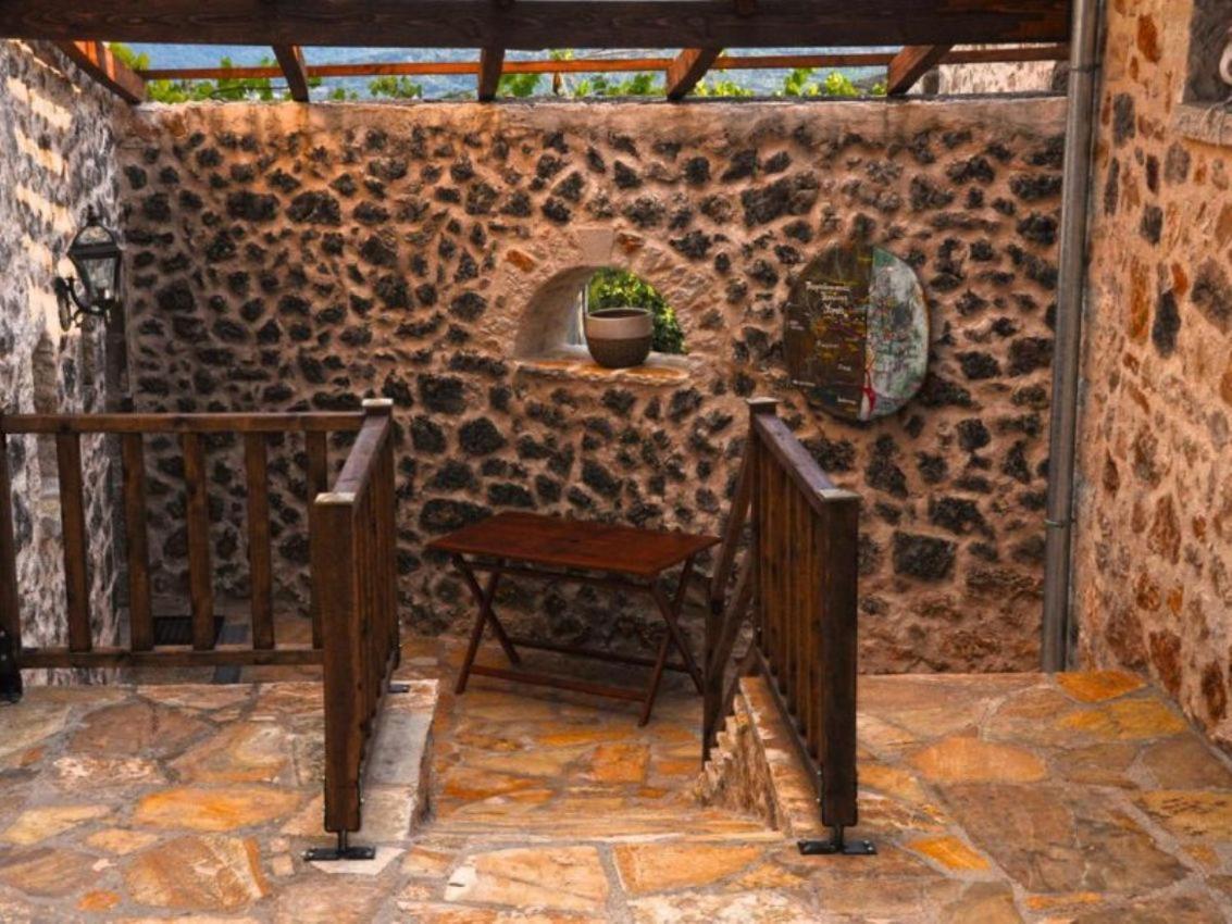 Ano Ravenia Yono'S Traditional House מראה חיצוני תמונה