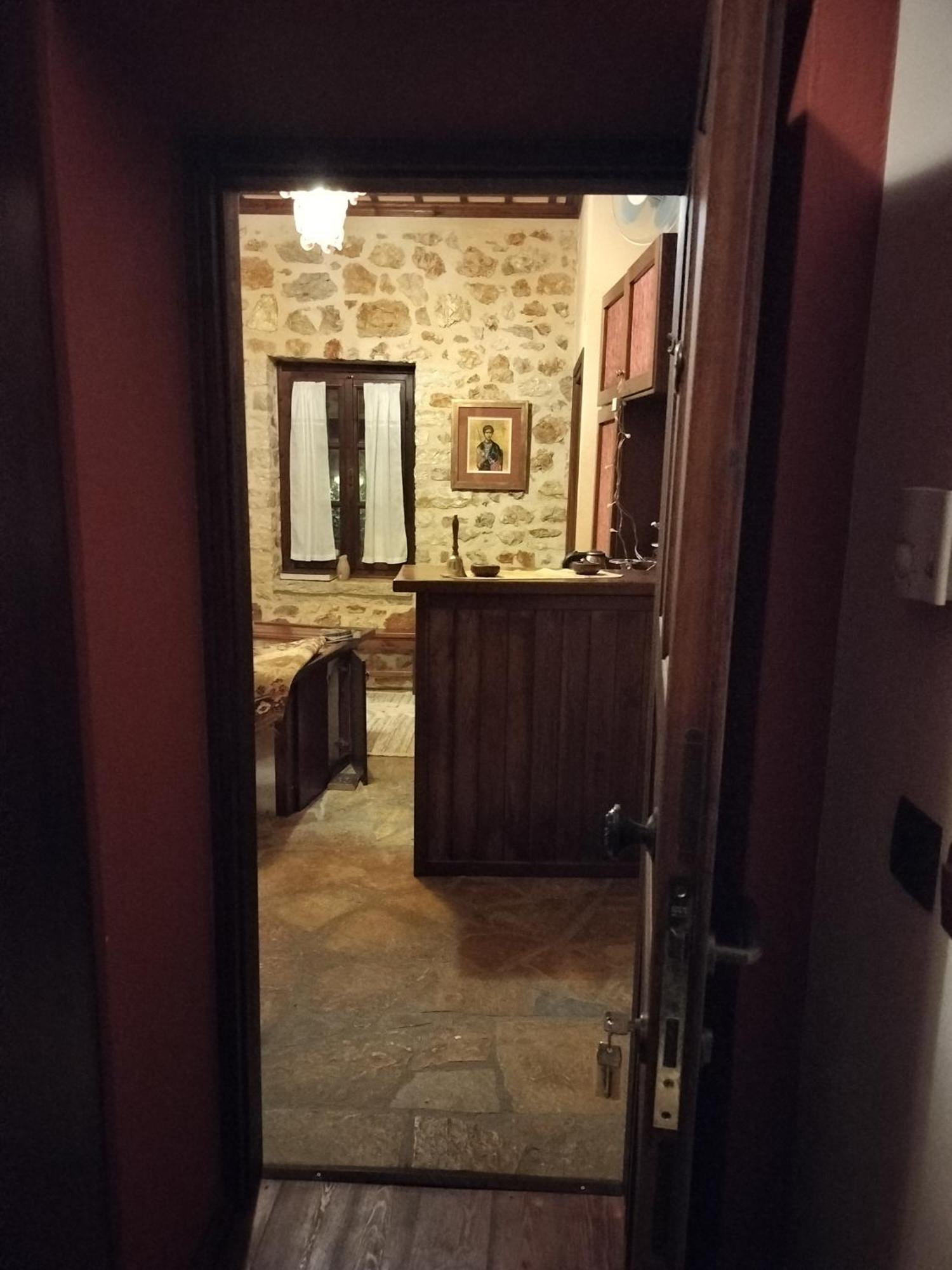 Ano Ravenia Yono'S Traditional House מראה חיצוני תמונה