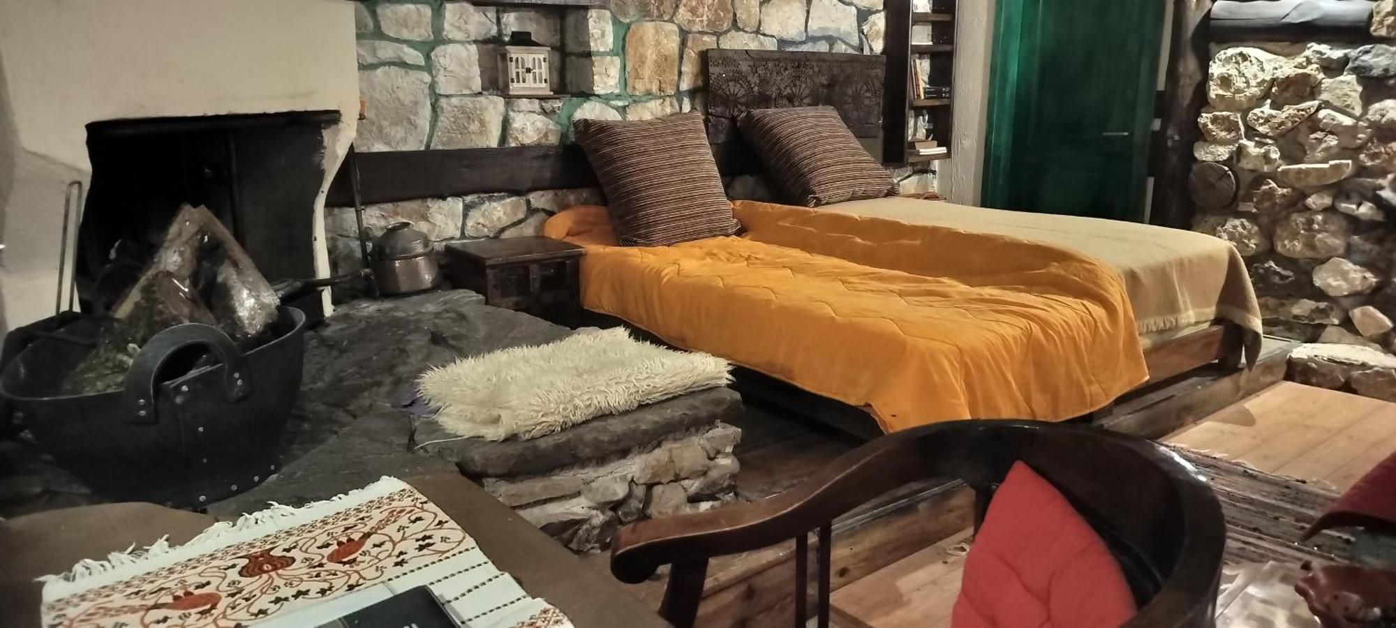 Ano Ravenia Yono'S Traditional House מראה חיצוני תמונה
